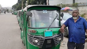 ‘কিস্তি তুলে গাড়ির জমা দিচ্ছি, সংসার চালাবো কীভাবে’