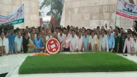 জিয়াউর রহমান ও খালেদা জিয়ার সমাধিতে বিএনপির স্থায়ী কমিটির নতুন চার সদস্যের শ্রদ্ধা