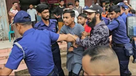 ৭ ঘণ্টা ধরে থানায় আটক বৈষম্যবিরোধী নেতা মাহদী, পুলিশ বলছে সকালে সিদ্ধান্ত হবে