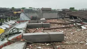 ঝোড়ো হাওয়ায় উড়ে গেছে শুঁটকি পল্লি, কোটি টাকার ক্ষতি