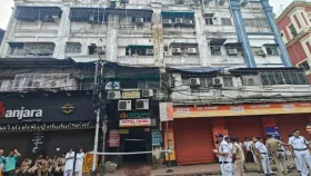 কলকাতার সেই হোটেলে কী ঘটেছে, নিহতদের মধ্যে বাংলাদেশি কতজন?