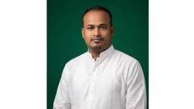 গুলি করে থামিয়ে স্বেচ্ছাসেবক দলের নেতাকে কুপিয়ে হত্যাচেষ্টা