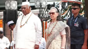 বন্দে মাতরম নিয়ে কংগ্রেসকে ‘মুসলিম লীগ’ বলে কটাক্ষ বিজেপির