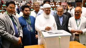 রাষ্ট্রপতি নির্বাচনে ভোট দিলেন বিরোধীদলীয় নেতা