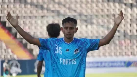 ইতিহাসের নায়ককে যেতে দেয়নি ফর্টিস