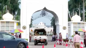 শপথ নিতে বঙ্গভবনে নবনির্বাচিত রাষ্ট্রপতি