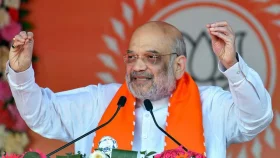 বাংলাদেশ থেকে আসা শরণার্থীদের নাগরিকত্ব দেওয়ার প্রতিশ্রুতি অমিত শাহের