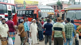 বরিশাল থেকে সব রুটে বাস চলাচল বন্ধ