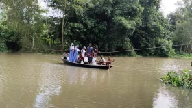 এভাবে আর কত কাল নদী পার হবেন তারা?
