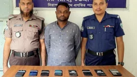 জশনে জুলুসের অনুষ্ঠানে ২৭টি মোবাইল চুরি করে পুলিশের হাতে ধরা