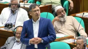 সংসদে হাসনাতকে স্বরাষ্ট্রমন্ত্রী: ‘এটা প্রশ্ন, না পল্টনের বক্তৃতা বুঝতে পারিনি’