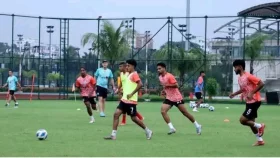 জামালদের প্রথম দিনের অনুশীলনে ‘বাস দুর্ঘটনা’ ও ফ্লাডলাইট বিড়ম্বনা!