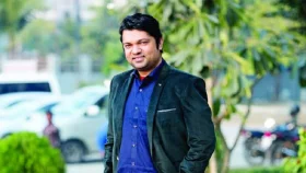 অর্ডার ছাড়াই একের পর এক পার্সেল জয়ের বাসায়, বিপাকে অভিনেতা