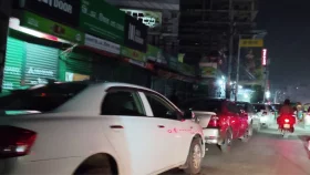 ‘গ্যাস নিতেই রাত পার, কখন গাড়ি চালাবো আর কখন ঘুমাবো’