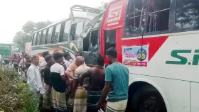 বনভোজনের আনন্দযাত্রা থামলো সড়কে, ৩০ শিক্ষক-শিক্ষার্থী আহত
