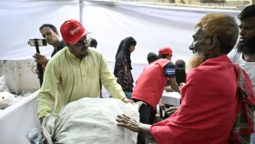 কামরাঙ্গীরচরে হাজারো নাগরিকের প্লাস্টিক জমা দিয়ে কেনাকাটা