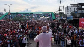লংমার্চে বিরোধী দলের ‘কঠোর বার্তা’, কীভাবে দেখছে সরকারি দল