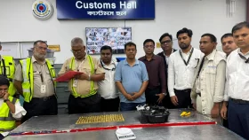 ১৪ কেজি স্বর্ণসহ বিমানের কর্মী আটক