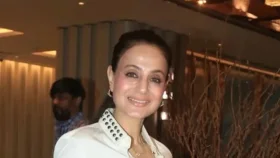হার্দিক পান্ডিয়ার সঙ্গে প্রেমের গুঞ্জনে নেটিজেনের ওপর চটলেন আমিশা