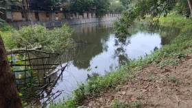 সরকারের দেড় কোটি টাকায় কেনা জমিতে কর্মকর্তাদের মাছ চাষ, ভবন হচ্ছে খাস জমিতে
