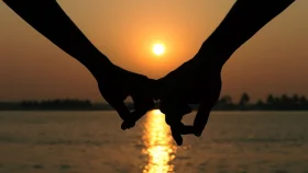 ভালোবাসার নানা রঙে আজ ‘ফিল দ্য লাভ ডে’