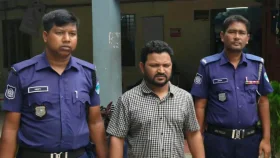 ভারতে যেতে ধরা পড়লেন স্বেচ্ছাসেবক লীগের সহসভাপতি, দেশত্যাগে ছিল নিষেধাজ্ঞা