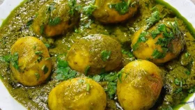 সবুজ মশলায় জমজমাট হারিয়ালি ডিমের কারি