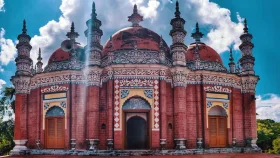 নান্দনিক স্থাপত্যের বরিশালের মিয়াবাড়ি মসজিদ