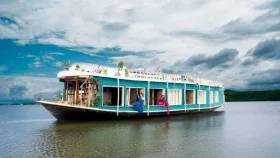 ট্যুর গ্রুপের প্যাকেজে কী কী থাকে?