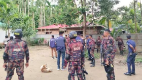 মানবপাচারকারীর ২০ আস্তানা গুঁড়িয়ে দিলো বিজিবি-পুলিশ