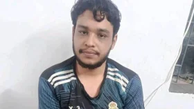 রায়ের পর রাস্তায় আগুন জ্বালিয়ে বিক্ষোভ, নিষিদ্ধ ছাত্রলীগ নেতা গ্রেফতার