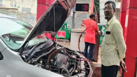 এক ঘন্টার অপেক্ষায় ২৬০ টাকার গ্যাস পেয়ে চালক বললেন ‘আলহামদুলিল্লাহ'
