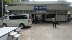 সমাজকর্মীকে ধর্ষণের চেষ্টা, সালিশে মেম্বার প্রার্থীকে জুতাপেটা