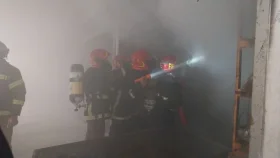 চট্টগ্রাম নিউমার্কেটে কাপড়ের গুদামে আগুন