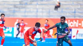 দ.কোরিয়ার খেলোয়াড়রা শুনলো উ. কোরিয়ার জাতীয় সংগীত!