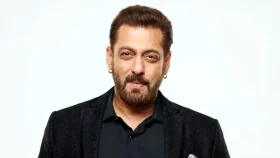 লাইভ শোতে রেগে টুপি-জ্যাকেট-টি-শার্ট খুলে ফেললেন সালমান