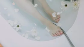 পার্লার ছাড়াই ফিরুক পায়ের কোমলতা
