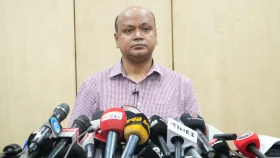 কার নির্দেশে ও কী কারণে ককটেল বিস্ফোরণ ঘটছে, জানালো ডিবি