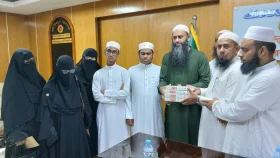 উপহার দেওয়া ‘নেক্সাস’ বই ফেরত নিলেন ধর্ম প্রতিমন্ত্রী