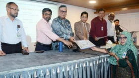 পেপারলেস হচ্ছে জাতীয় বিশ্ববিদ্যালয়