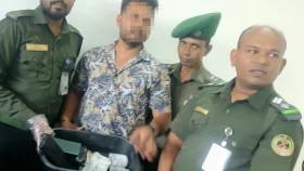 শাহজালালে ৯৮ হাজার রিয়ালসহ দুবাইগামী যাত্রী আটক