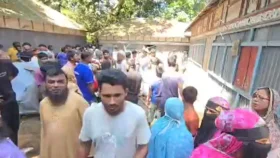 মা-ভাবিকে কুপিয়ে ও ভাতিজিকে আছড়ে মারলো যুবক