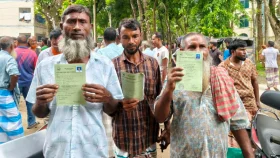 সার বিতরণে কৃষকদের জন্য নতুন কার্ড!