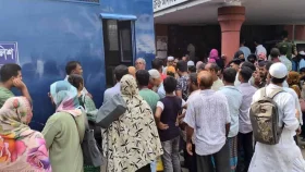 সারের ১৫ ডিলার কারাগারে