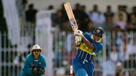 যেভাবে ব্যাটিংয়ের সংজ্ঞা বদলে দিয়েছিলেন জয়াসুরিয়া-কালুভিতারানা
