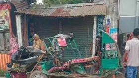 ট্রাকের ধাক্কায় দুমড়েমুচড়ে গেলো অটোরিকশা, ঘটনাস্থলেই ৩ জনের মৃত্যু