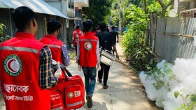 ডেঙ্গু মোকাবিলায় রেড ক্রিসেন্ট-রেড ক্রসের জরুরি কার্যক্রম