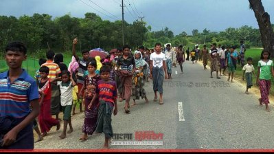 আশ্রয়ের জন্য ছুটে আসা রোহিঙ্গারা