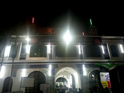 হোসেনি দালান (ছবি: প্রতিবেদক)