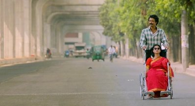 একটি দৃশ্যে রাজ ও বুবলী